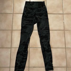 Lululemon High Rise Align Camo 25” size 2